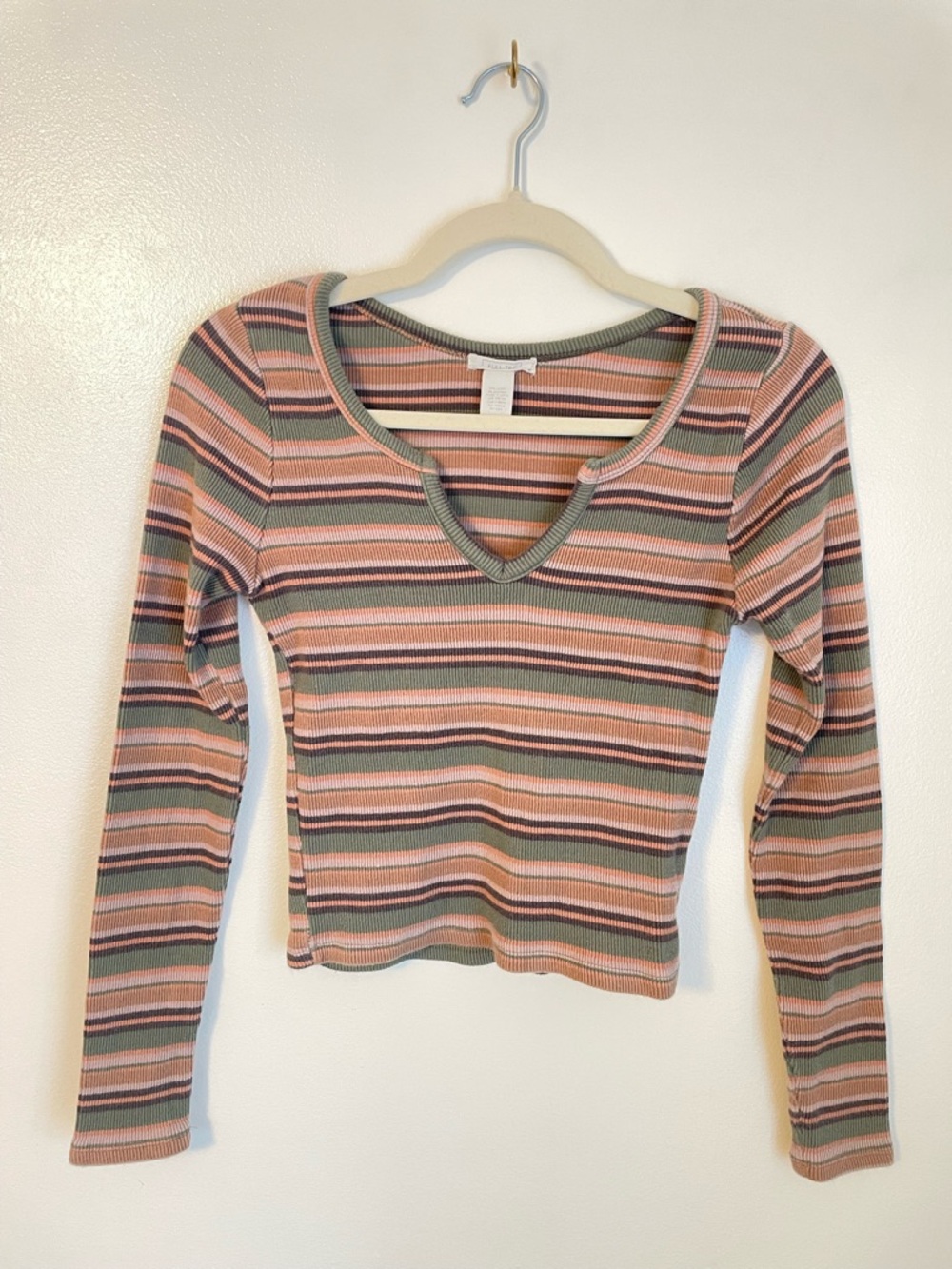 Full tilt fitted long sleeve w colorful stripes and key hole neckline size M